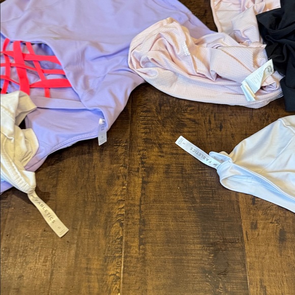 Fabletics bundle - Picture 12 of 12